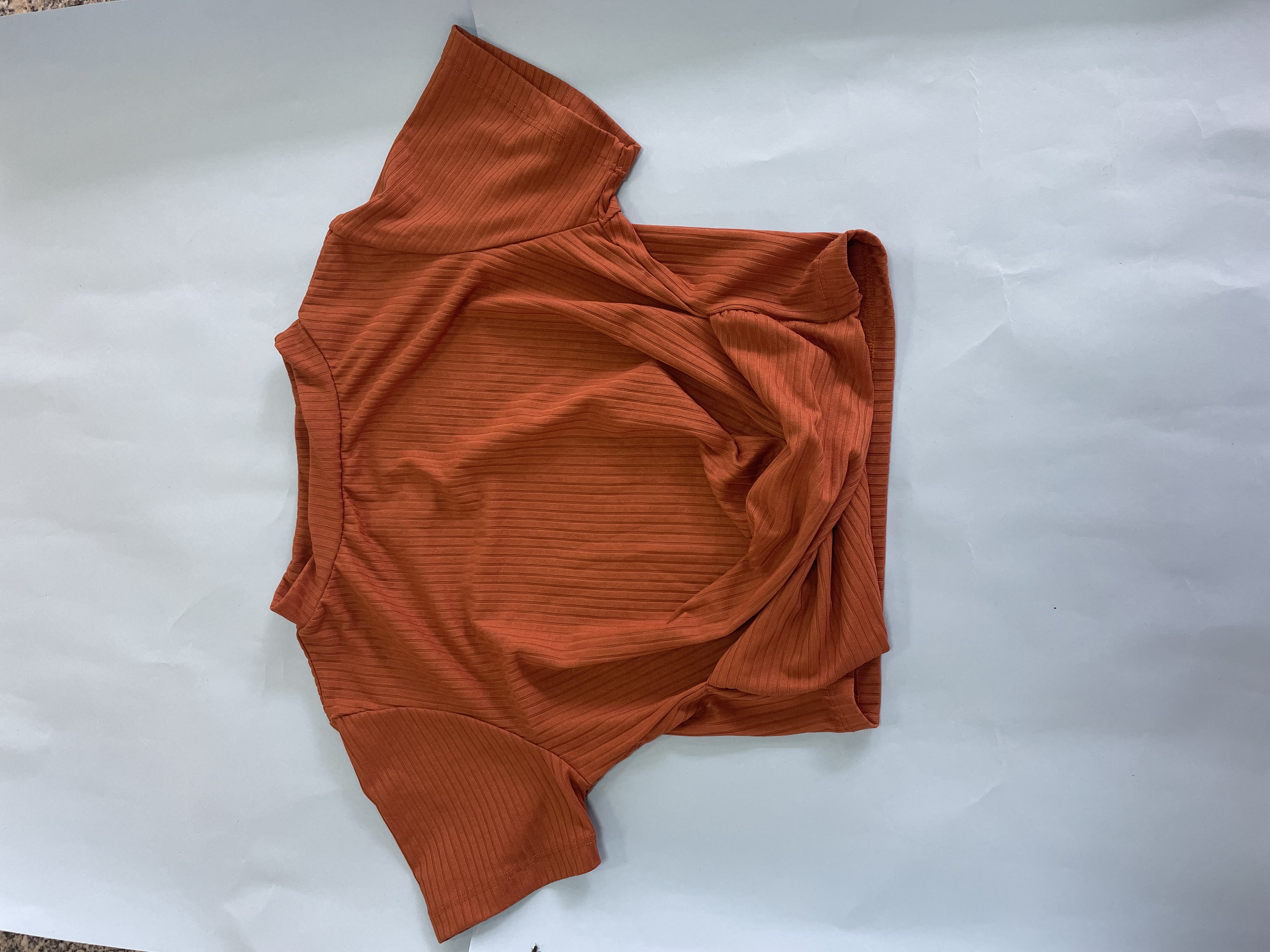 Blusa cor telha não muito comprida