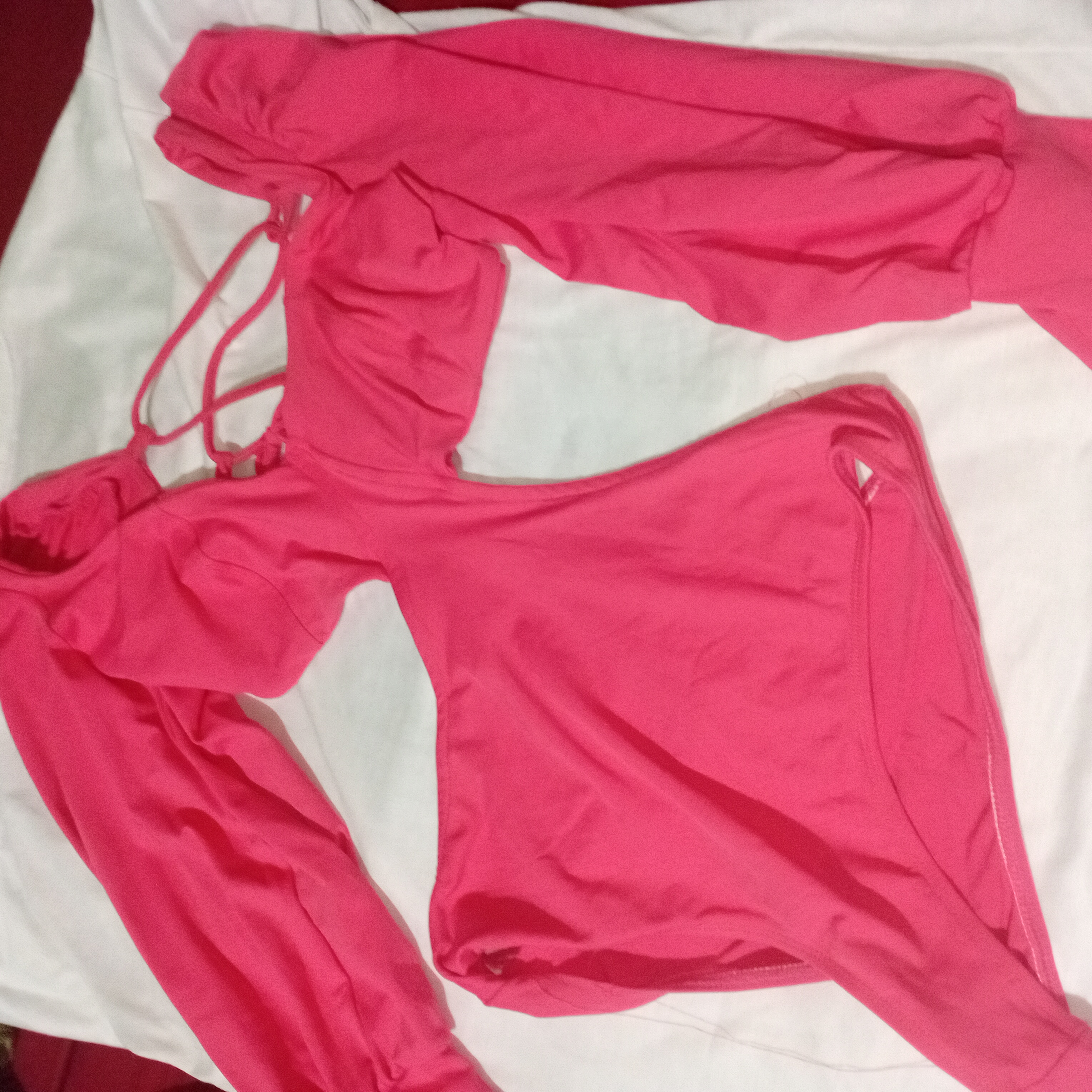 usado 2 vezes só ele tem amarração nas costa